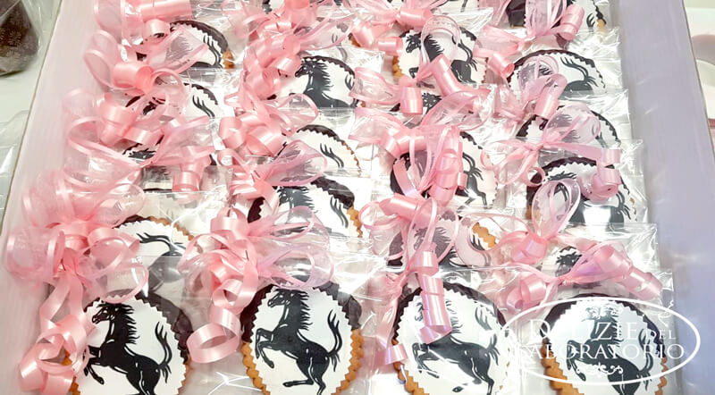 Cake Design Milano - Biscotti a tema equitazione Cake Design Milano - Vassoio di Biscotti a tema equitazione