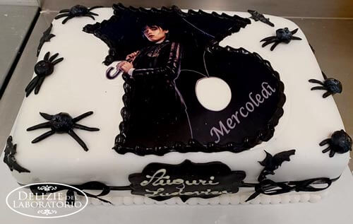 Dolci per Halloween Milano: torta Mercoledì Addams 