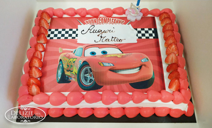 Idee di torte artigianali di compleanno per bambini a Milano - Torta cars