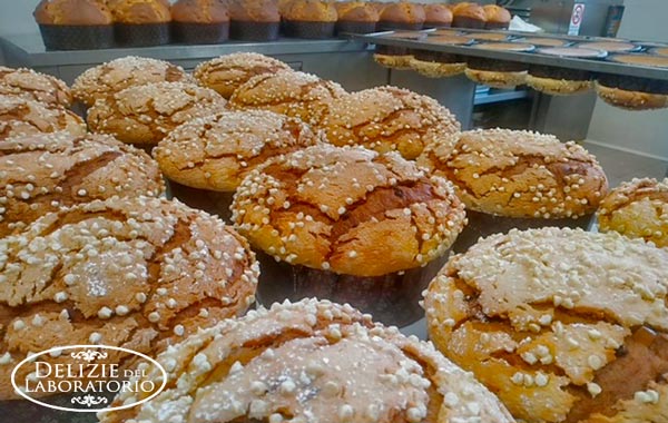 Menu Natalizio Asporto Milano: panettone con zuccherini