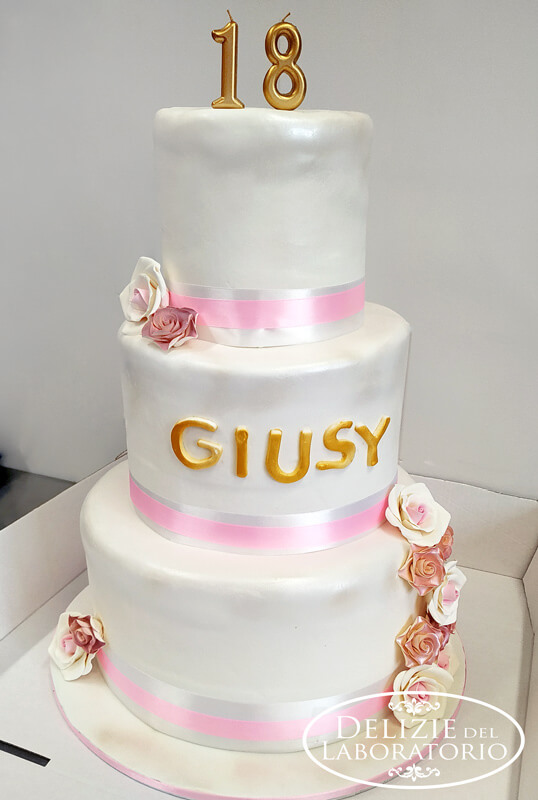 Torta 18 Anni Pasta Di Zucchero A Tre Piani Per Giusy 01