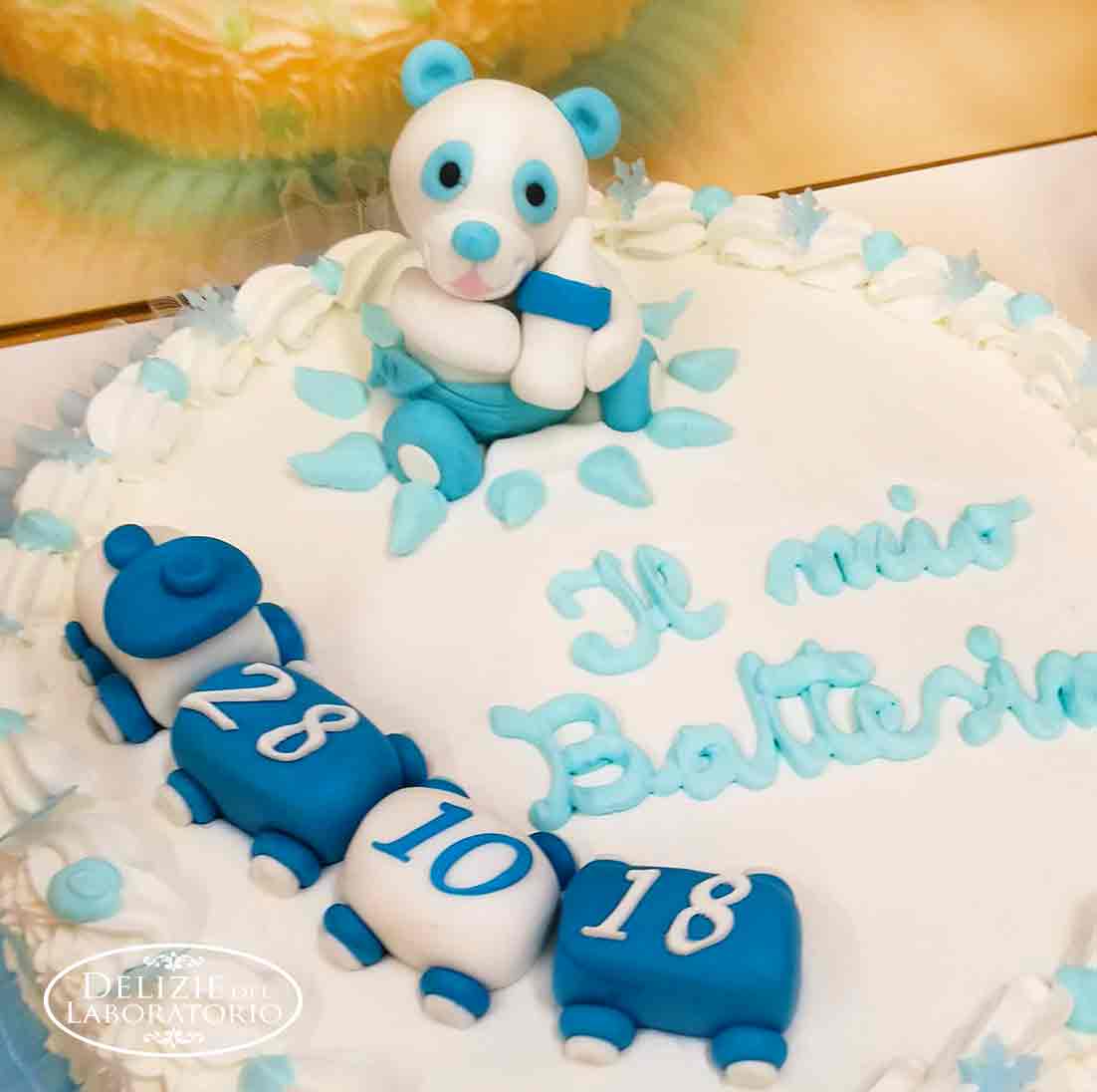 Torta artigianale in cake design per un battesimo a Milano 01