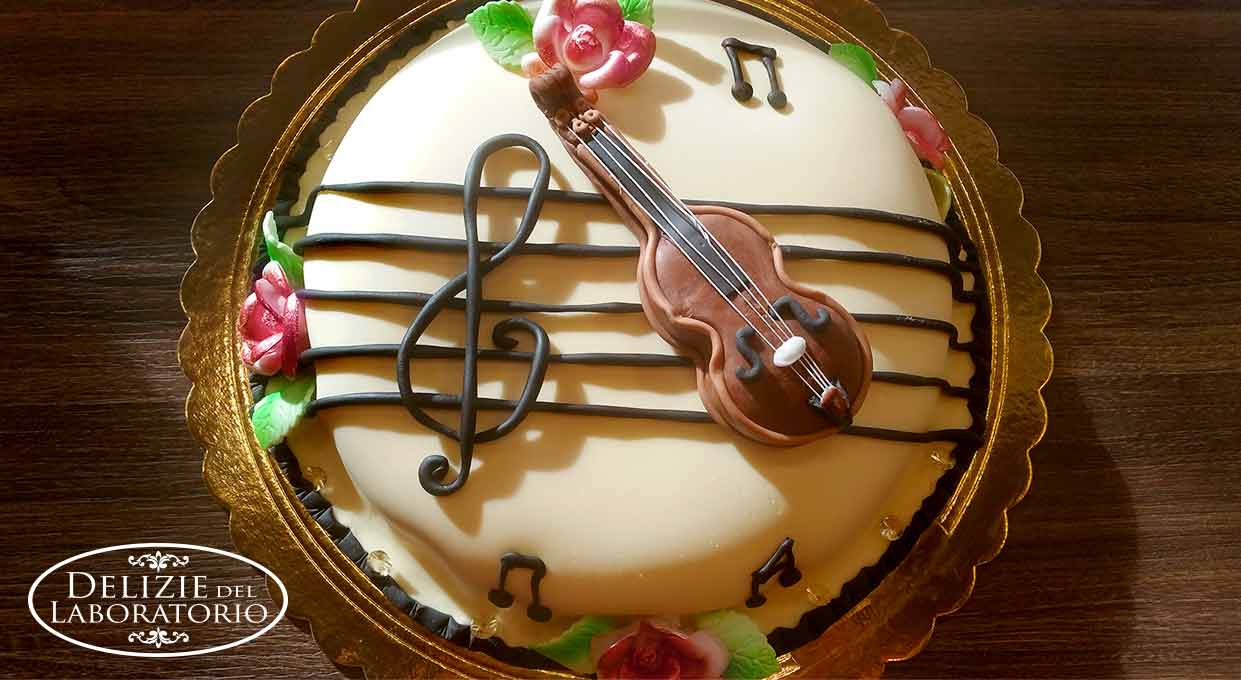 Torta artigianale per il compleanno di una musicista a Milano