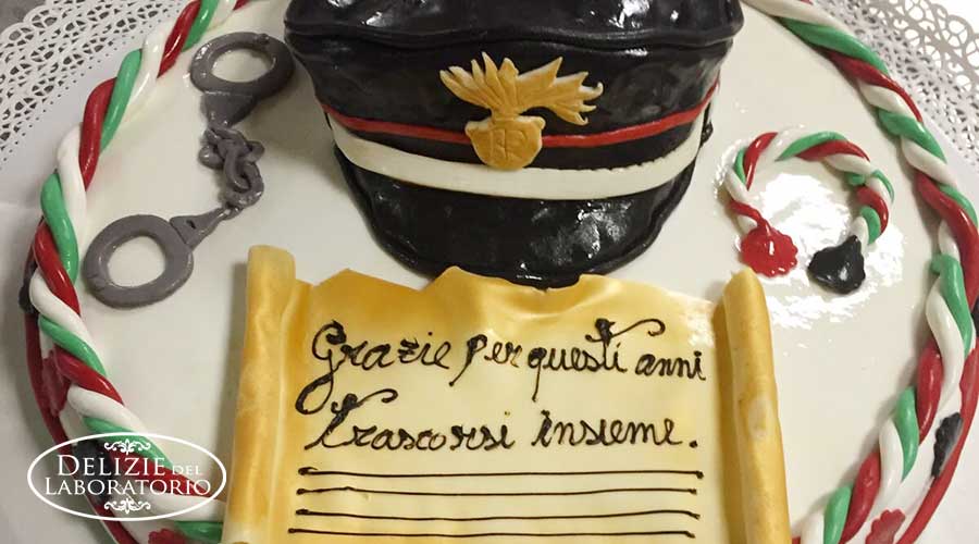 Torta artigianale personalizzata per festeggiare la pensione Torta artigianale personalizzata per festeggiare la pensione