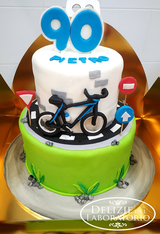Torta Di Compleanno 90 Anni Un Traguardo Da Festeggiare 01