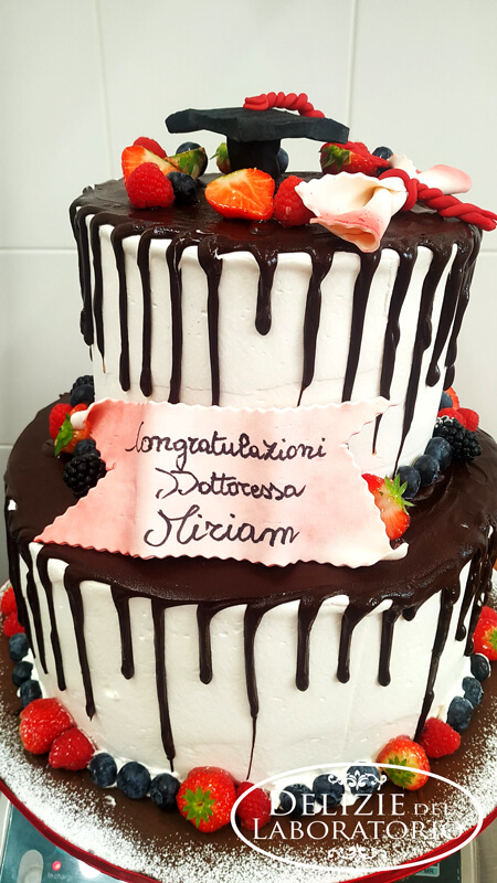 Torta Di Laurea Con Pasta Di Zucchero E Cioccolato 01