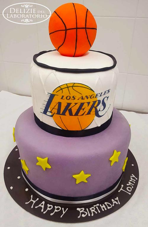 Torta pasta di zucchero Milano: torta compleanno basket Lakers