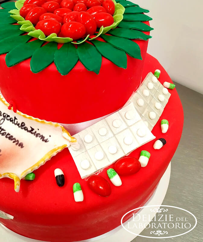 Torta Per Laurea Milano Auguri Alla Dottoressa Irene 02
