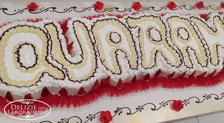 Torta quarantesimo compleanno con panna e crema
