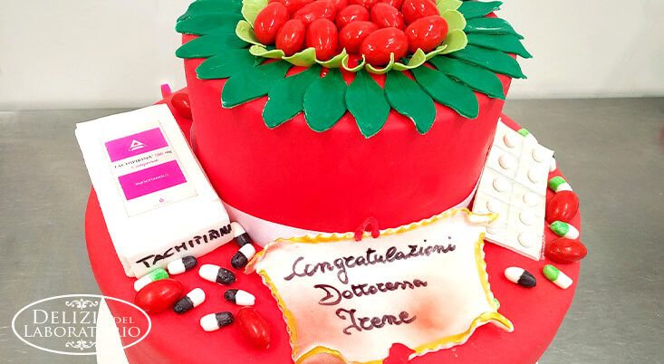 Torta per Laurea Milano: Auguri alla Dottoressa Irene
